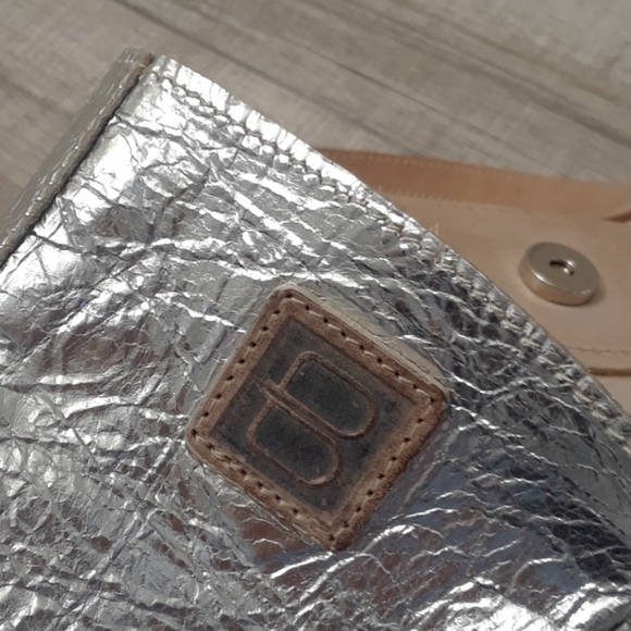 BRAVE LEATHER TOTE - Picture 8 of 8